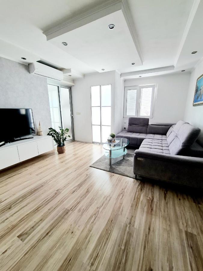 Apartment Mirjana Makarska Exteriör bild