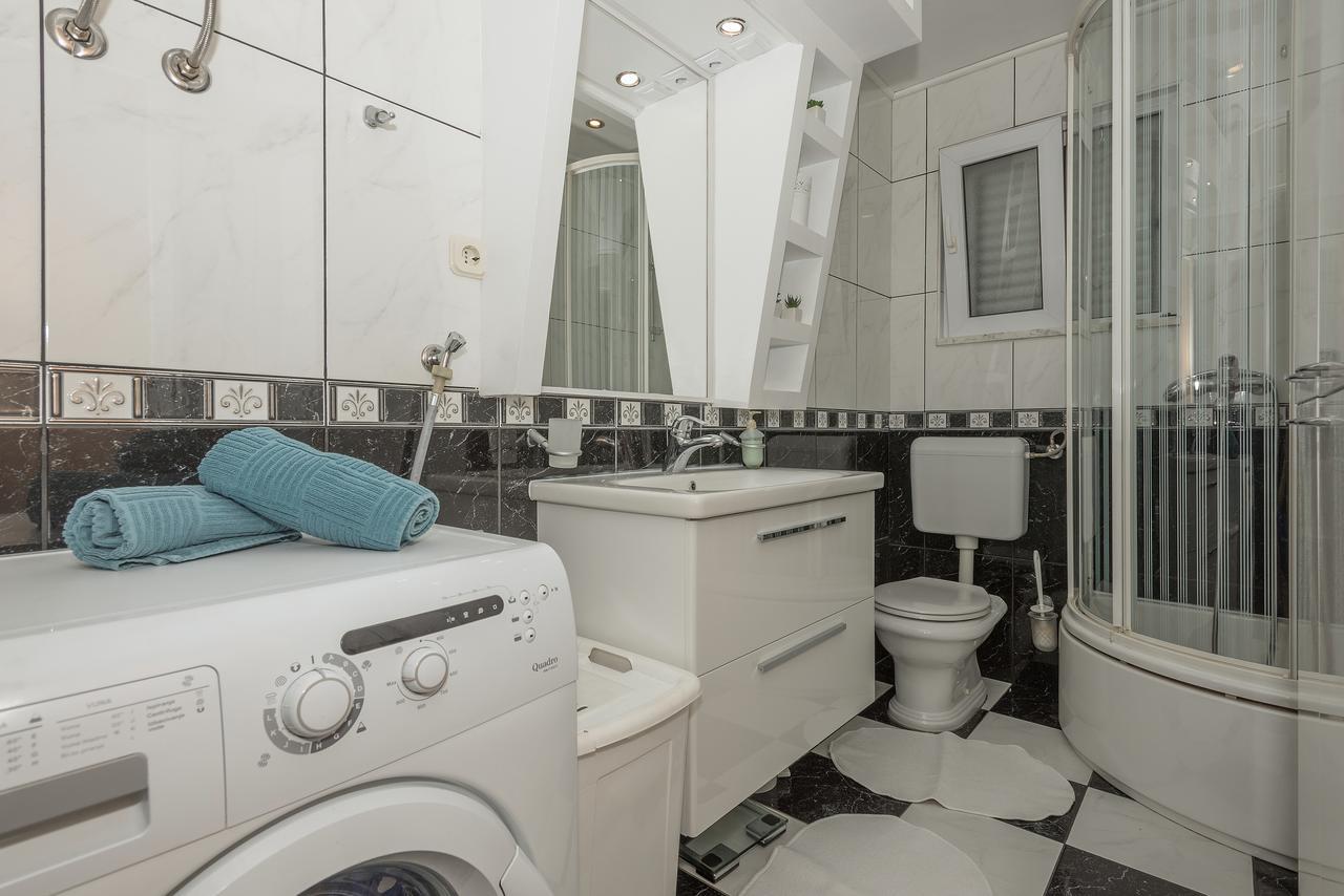 Apartment Mirjana Makarska Exteriör bild