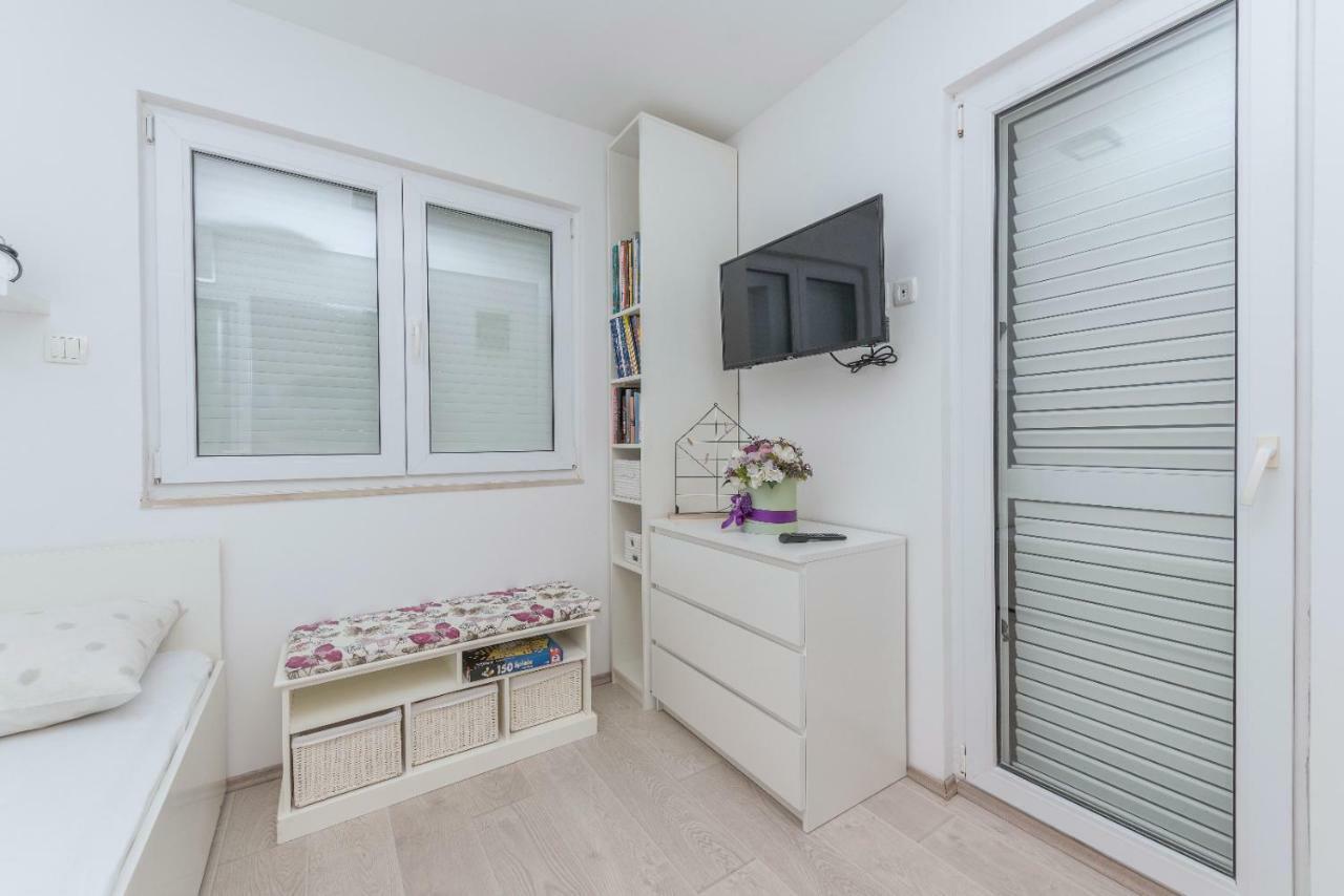 Apartment Mirjana Makarska Exteriör bild